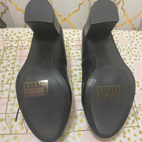 Mary Jane Blocked Heels - Picture 4 of 6